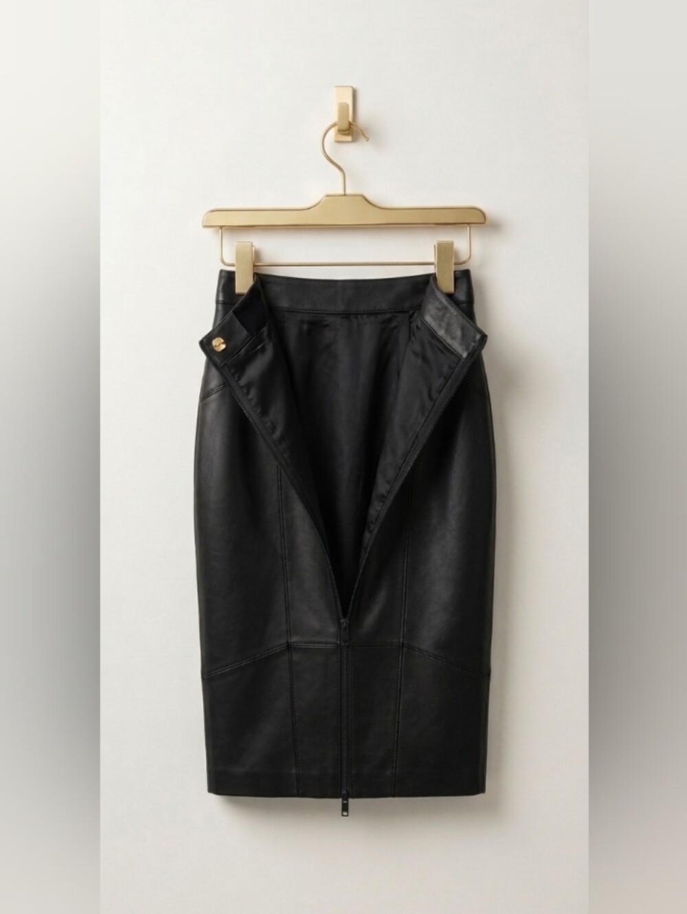 Vintage Black Leather Pencil Skirt With Full Lined Zipper At Back 🖤 - Picture 3 of 6
